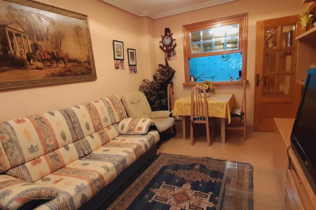 Venta - Apartamento / Piso - Guardamar del Segura - Urbanizaciones