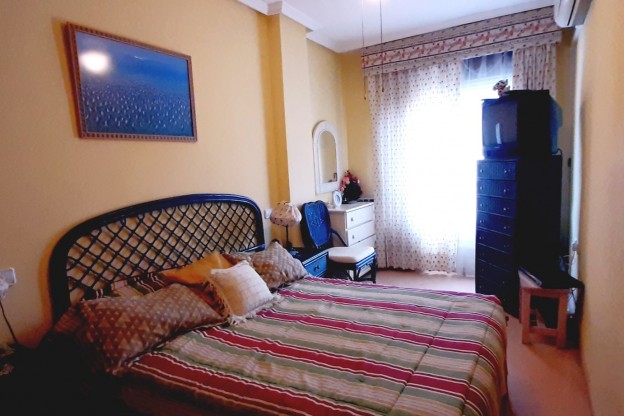 Venta - Apartamento / Piso - Guardamar del Segura - Urbanizaciones